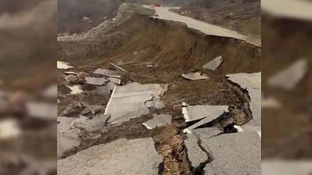 Erzincan-Kelkit karayolu göçtü!