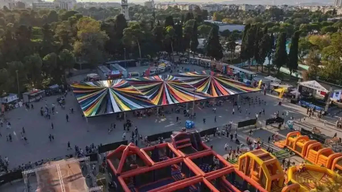 İzmir'de çocuklar fuarda çok mutlu