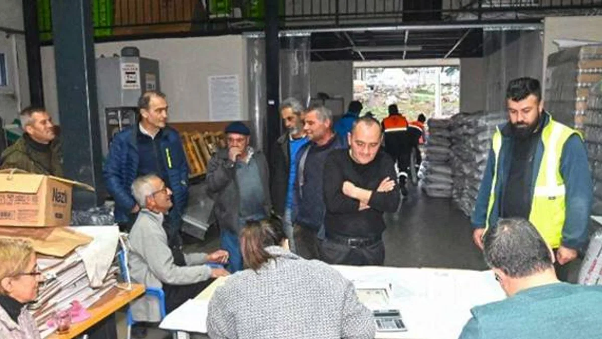 Karabağlar Belediyesi'nden üreticiye kesintisiz destek