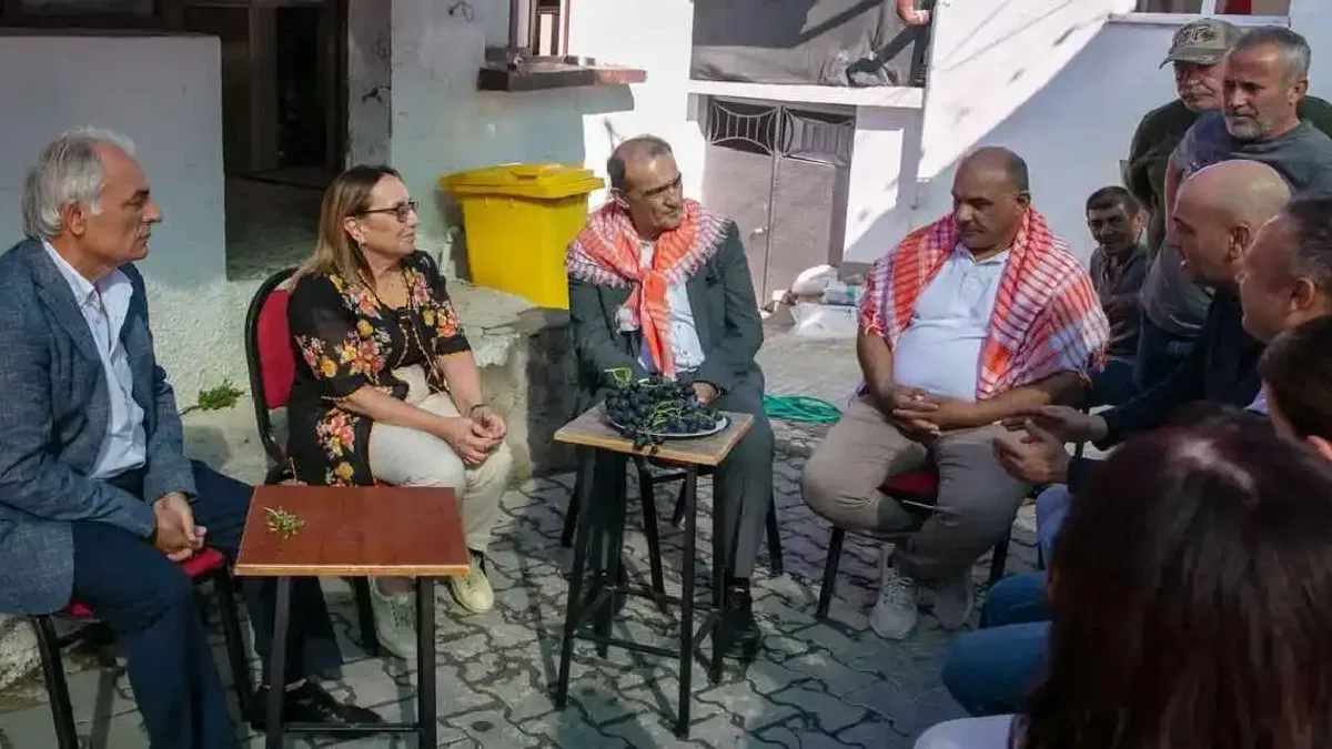 İzmir Büyükşehir Belediyesi’nden bardacık üreticisine can suyu