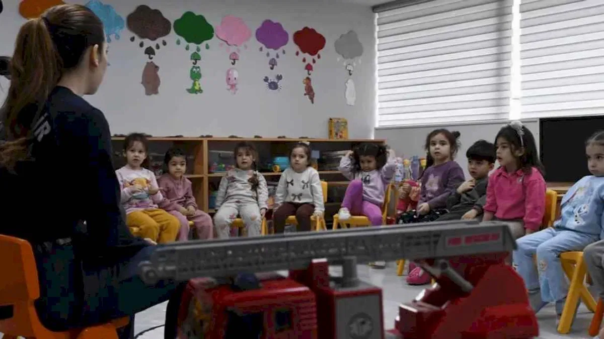 Balıkesir'de öğrenci ve personele yangın eğitimi