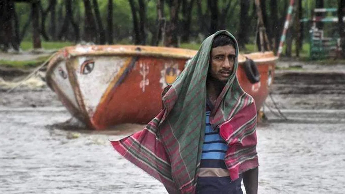 Bangladeş'te yüz binlerce kişi Sitrang Kasırgası nedeniyle tahliye edilecek