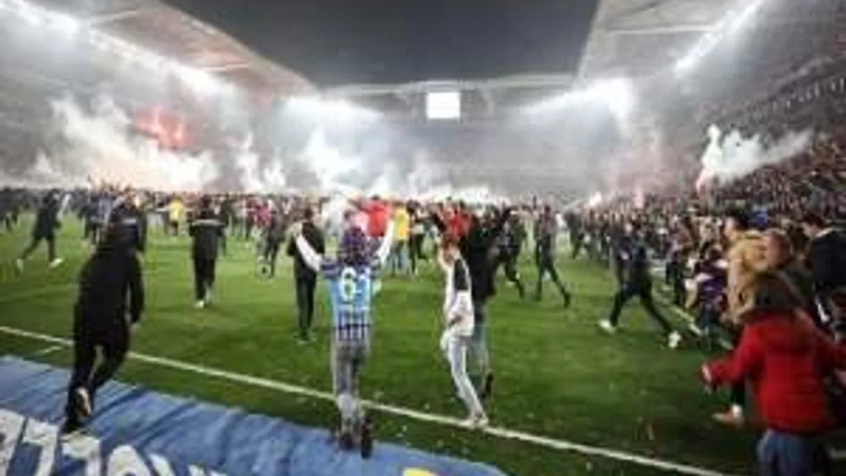 Trabzonspor 37 sezon sonra 7. şampiyonluk sevincini yaşıyor