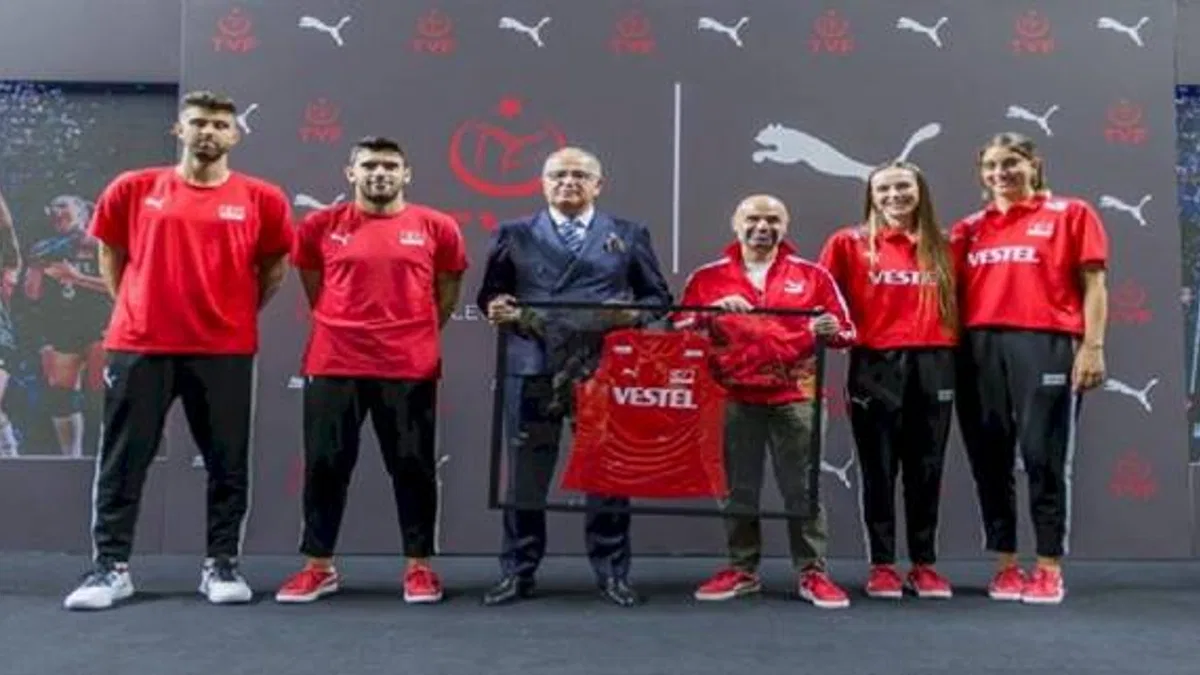 Milli voleybolculara sponsor desteği