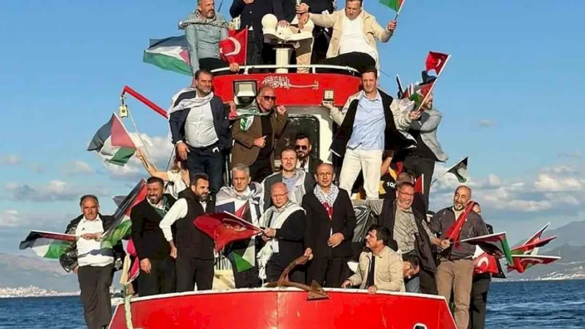 Bursa Mudanya sahilinden 'Sumud Filosu'na destek