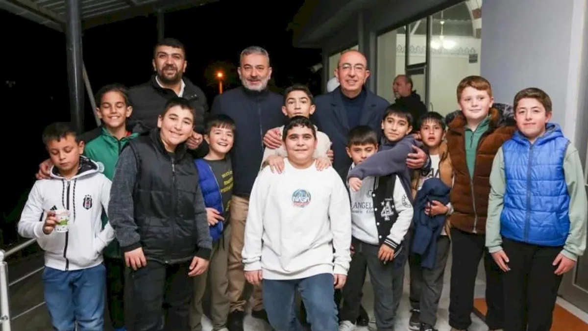 Başkan Kavuş Ramazan akşamlarını vatandaşlarla paylaşıyor