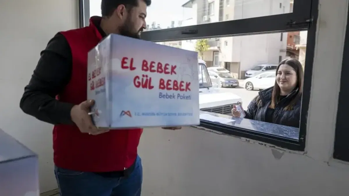 Mersin’de bebeklere “El Bebek Gül Bebek” desteği