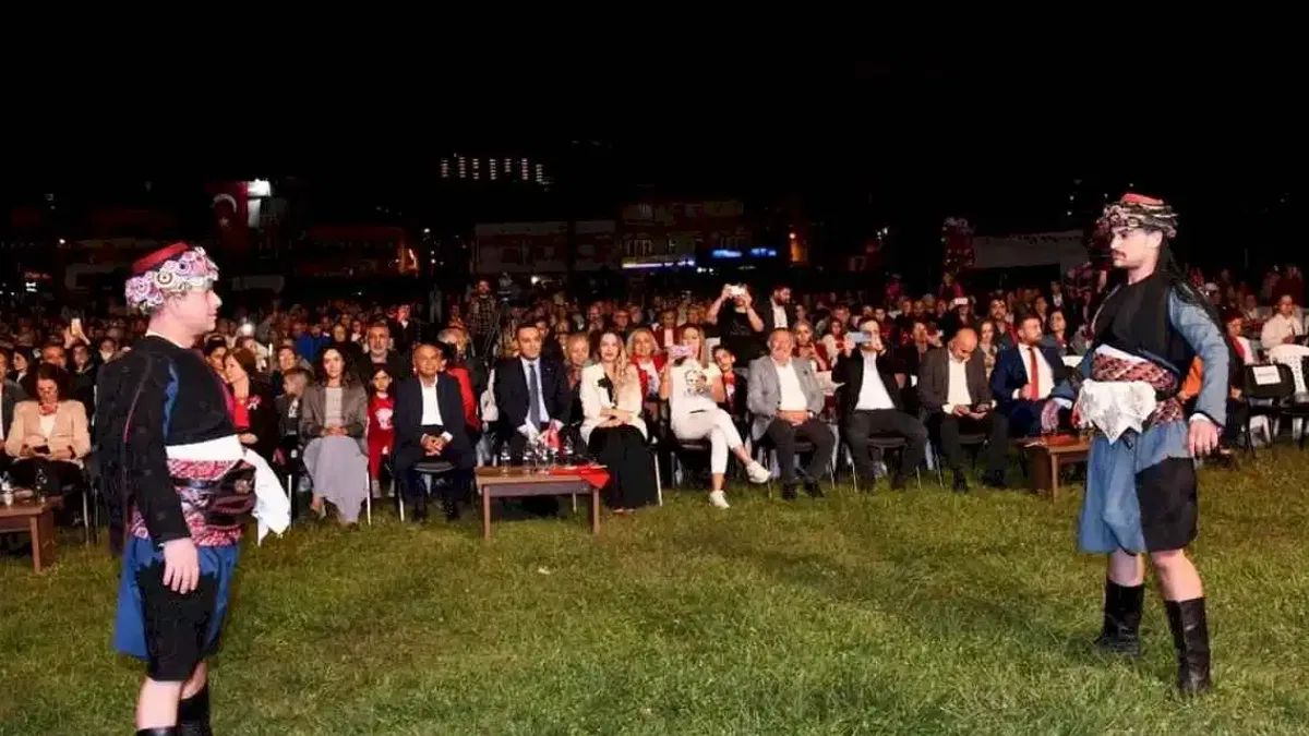 Çiğli’de cumhuriyetin 101. yılında gurur ve coşku