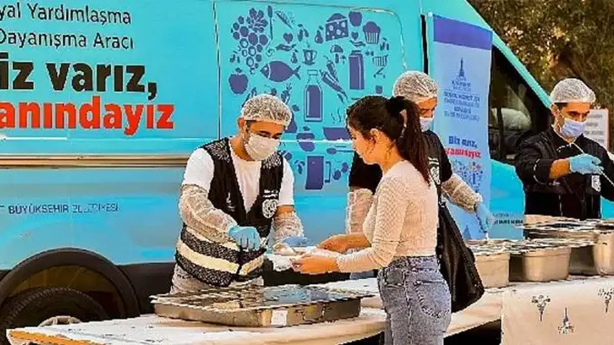 İzmir'de üniversite öğrencileri yine unutulmadı