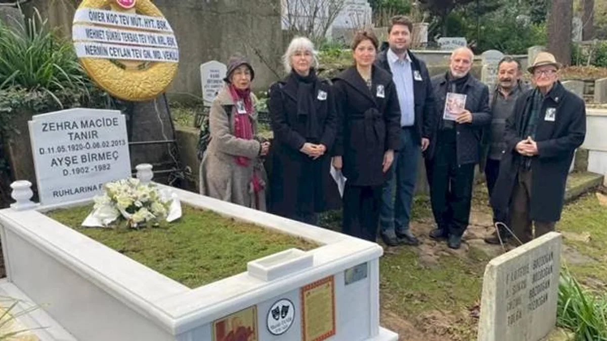 Türk Eğitim Vakfı, Bağışçısı Usta Tiyatrocu Macide Tanır’ı Kabri Başında Andı