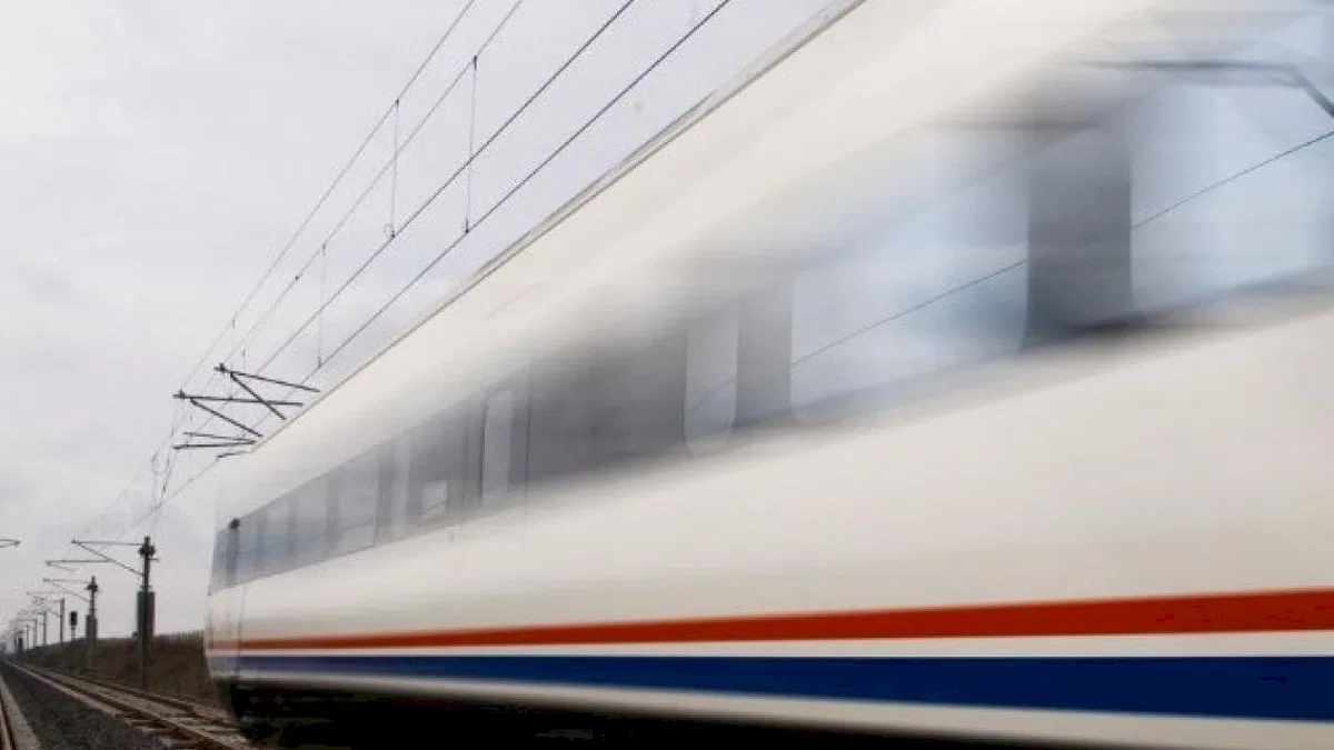 Sivas'ta İYİ Parti'den hızlı tren biletine zam tepkisi!