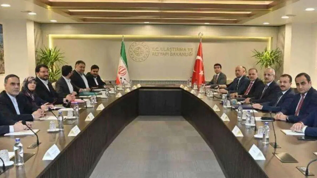Bakan Uraloğlu İranlı mevkidaşını ağırladı
