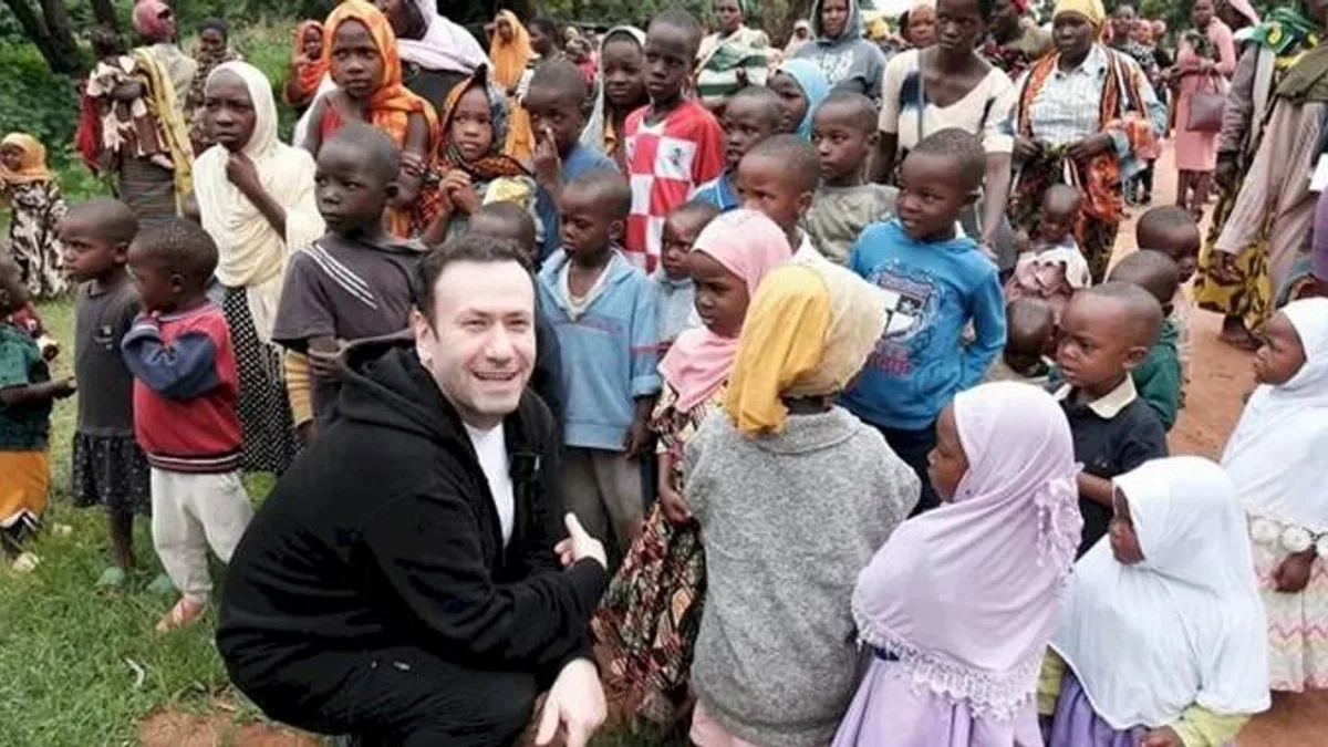 Ünlü iletişimci Özgür Aras'tan Afrika’ya umut taşıyan yolculuk