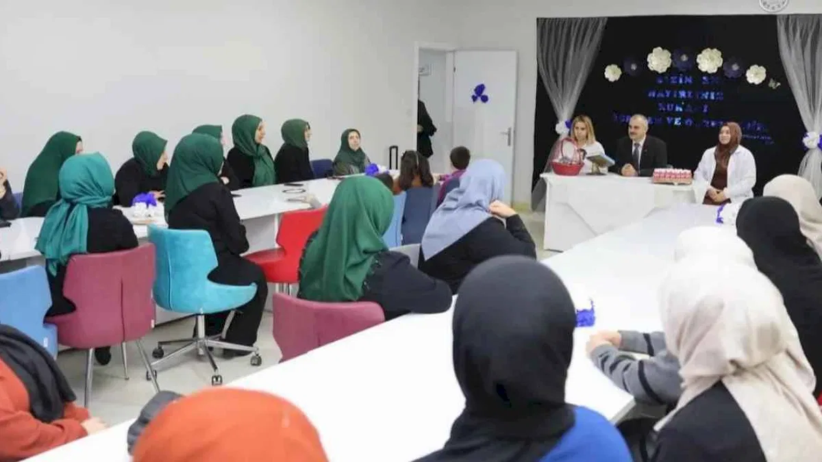 Kocaeli Çayırovalı velilerin Bilgievleri'nde eğitiliyor