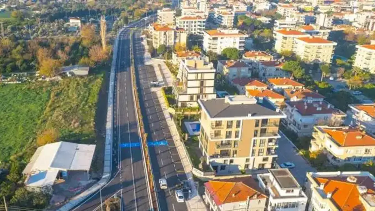 İzmir'de Cumhuriyet Bulvarı’nın ilk etabı tamamlandı