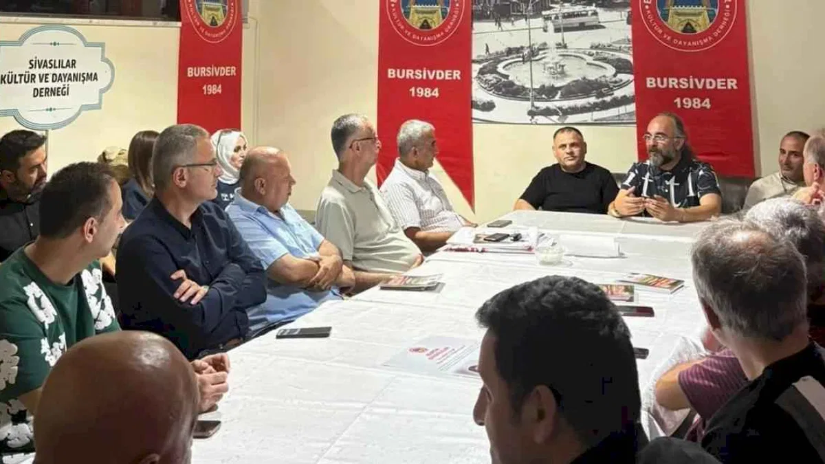 Bursa'da 'Sivasi Sohbetler'e devam