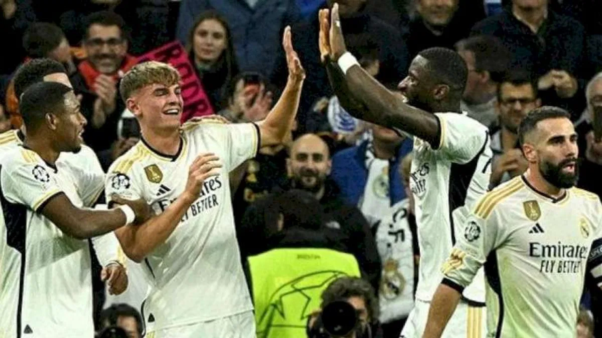 Real Madrid 4-2 Napoli (Maç Sonucu) R. Madrid son dakikalarda açıldı!
