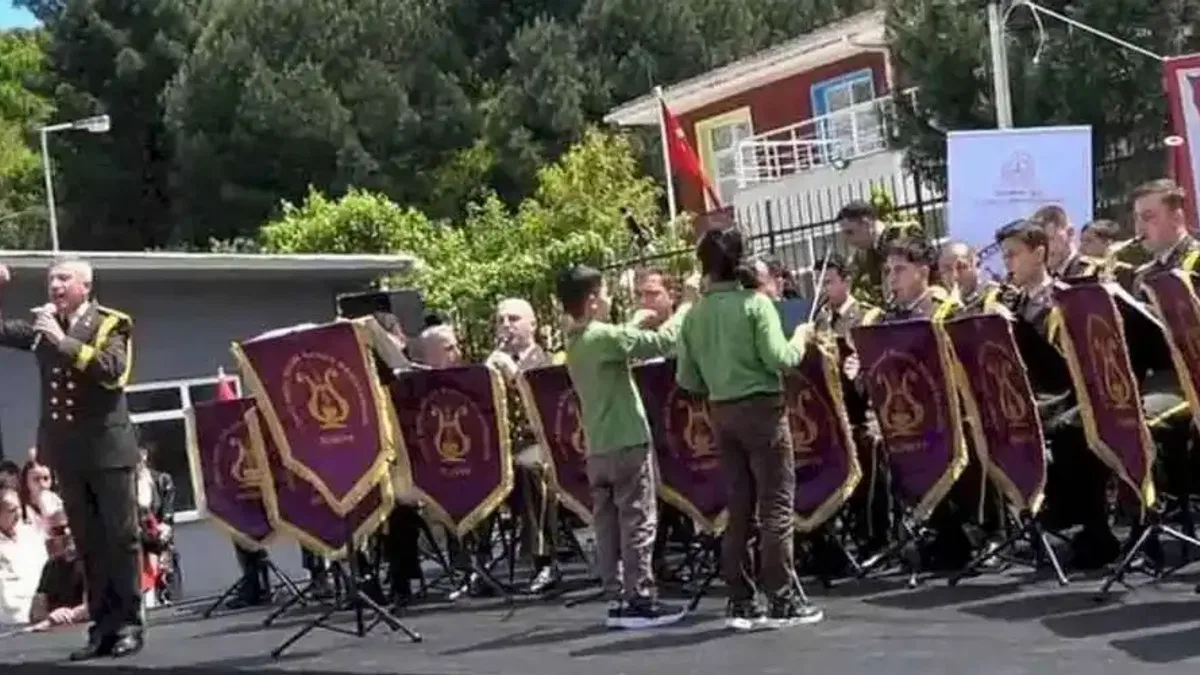 'Enstrümansız Okul Kalmasın' Projesi'nde unutulmaz performans