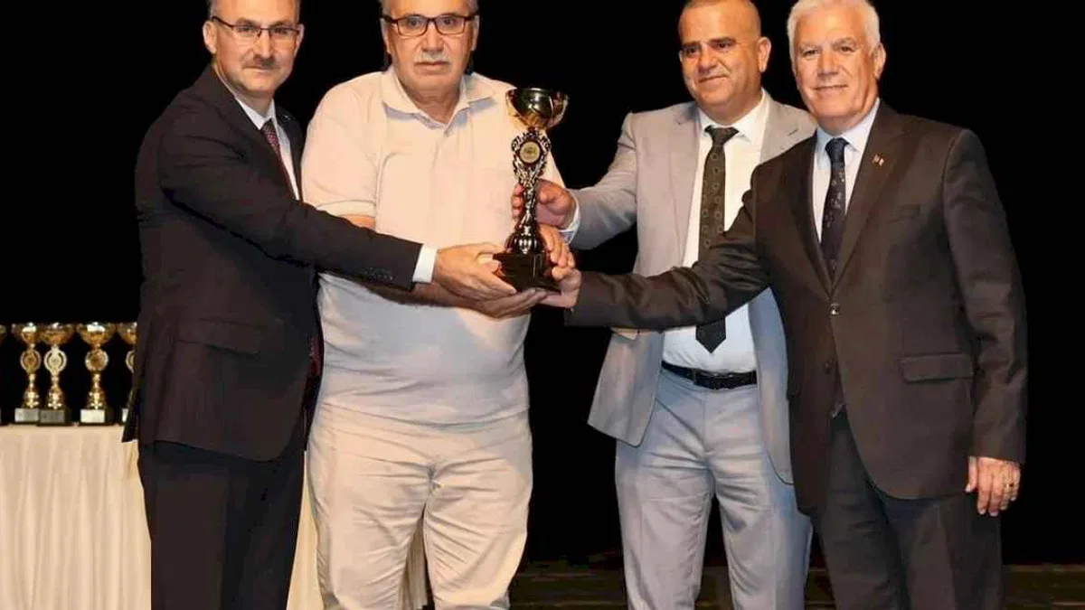 Bursa'da amatör spor kulüplerine kupa töreni