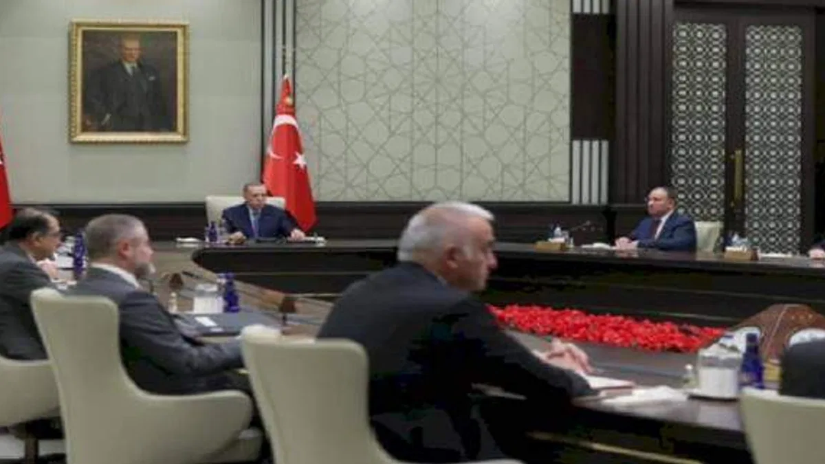 Gözler 'büyük yapılandırma' için Kabine'de