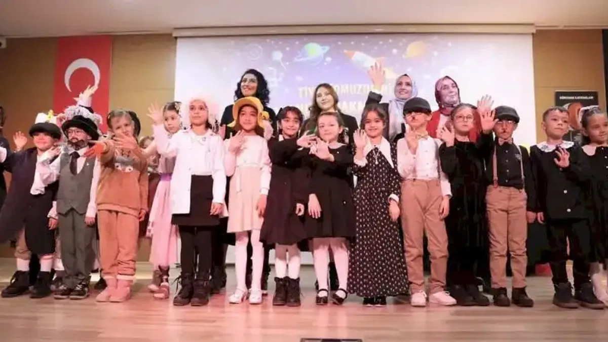 Minik öğrenciler Keçiören Belediyesi’nde bilimi sahneye taşıdı