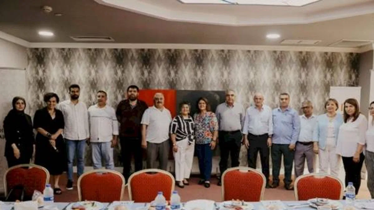 Adanalı kadın muhtarlara tanıtım çalışması