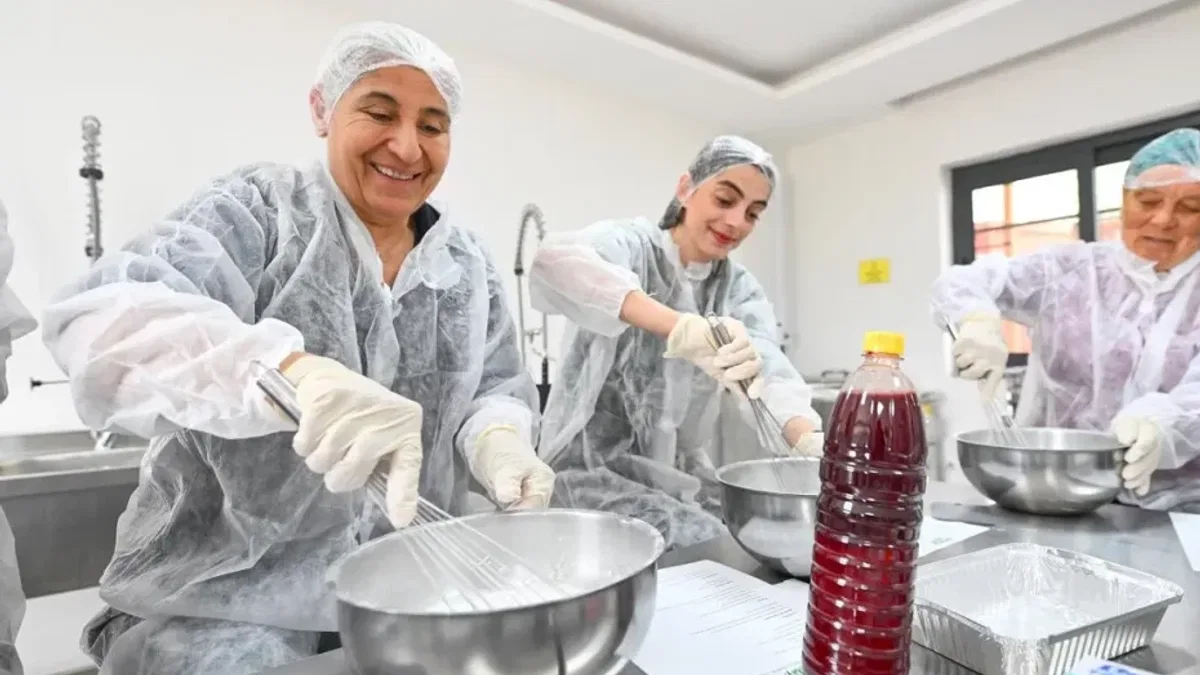 Mersin’de kan portakalı lokumla buluştu