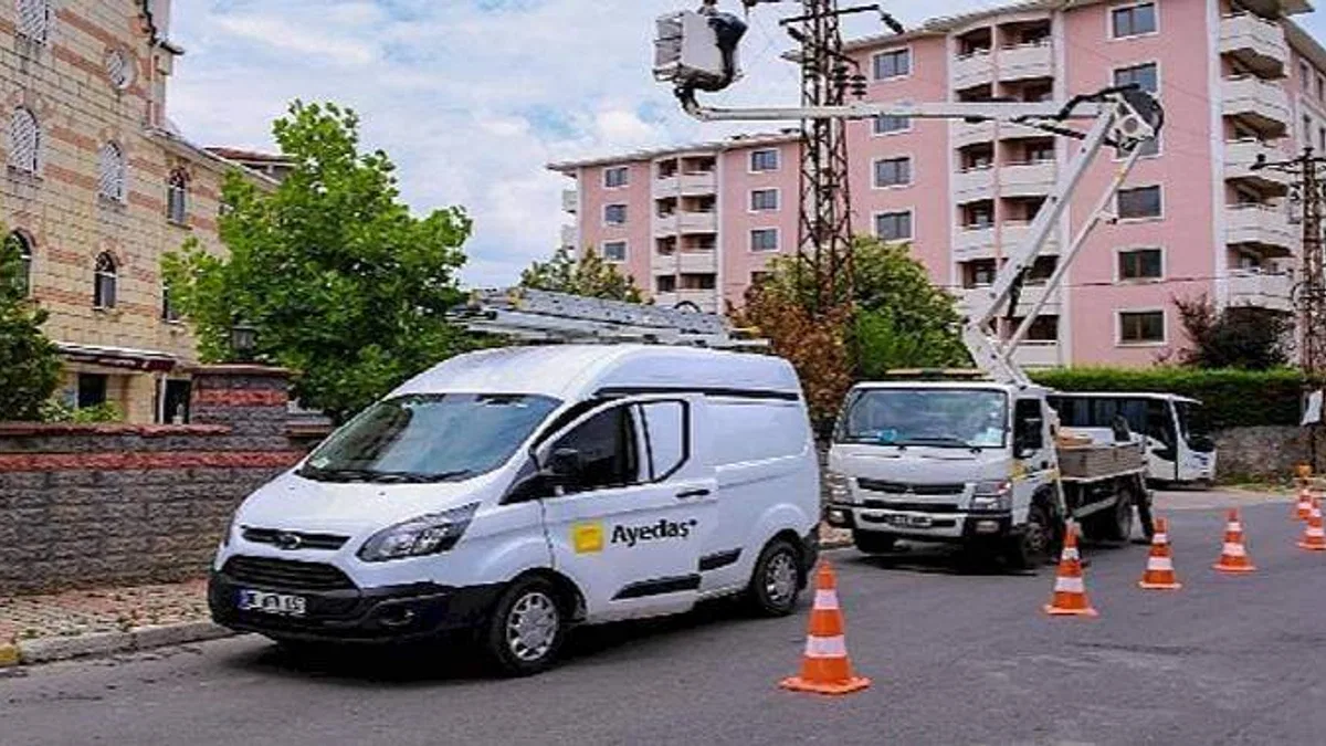 AYEDAŞ Anadolu Yakası'nı Bakım ve Yatırımlarıyla Aydınlattı