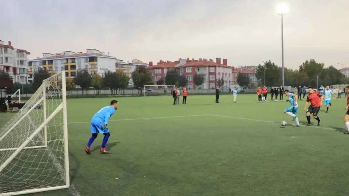 Konya Karatay'da birimler futbolda buluştu