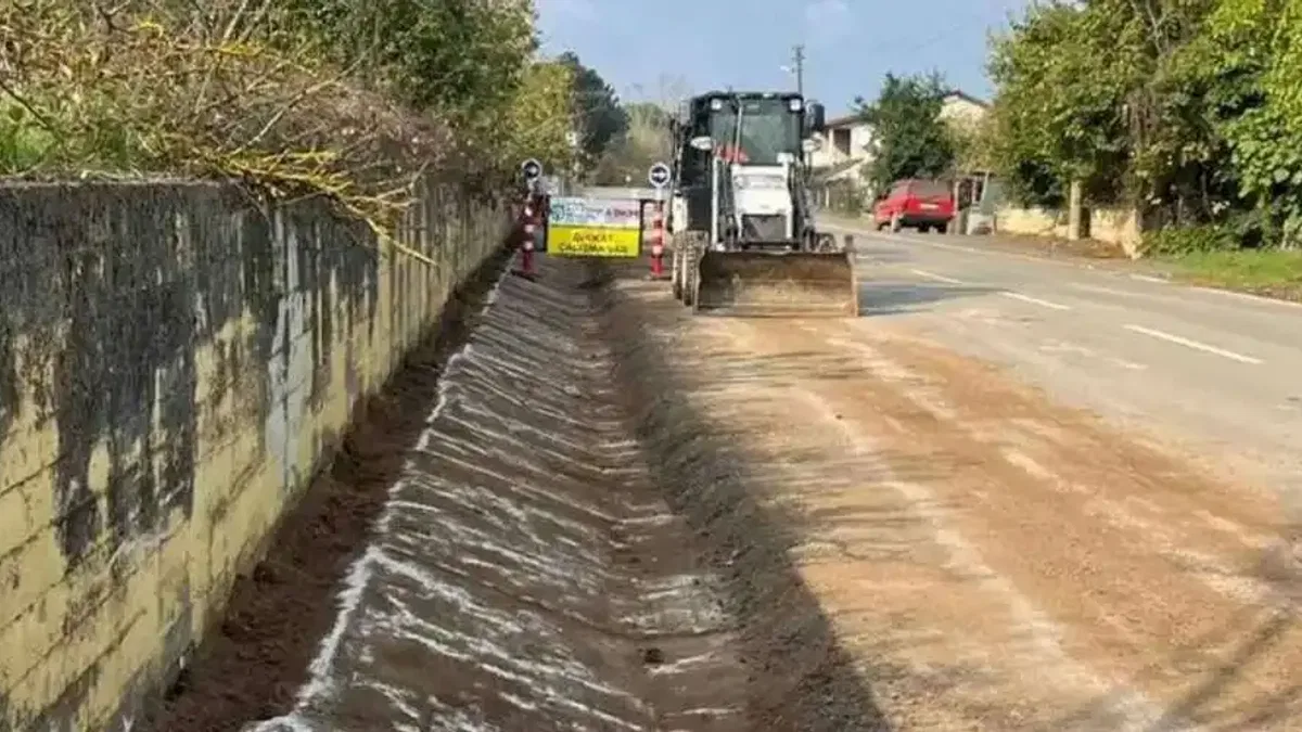 Kocaeli Kandıra’da yağmur suyu kanalları temizlendi