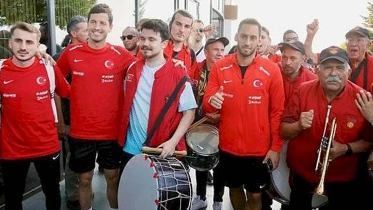 A Milli Futbol Takımı'mıza Eskişehir’de coşkulu karşılama!