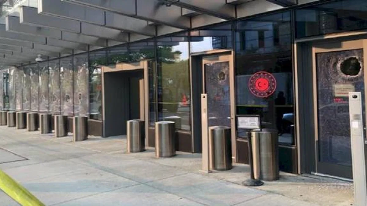 New York Başkonsolosluğu'na saldırı!