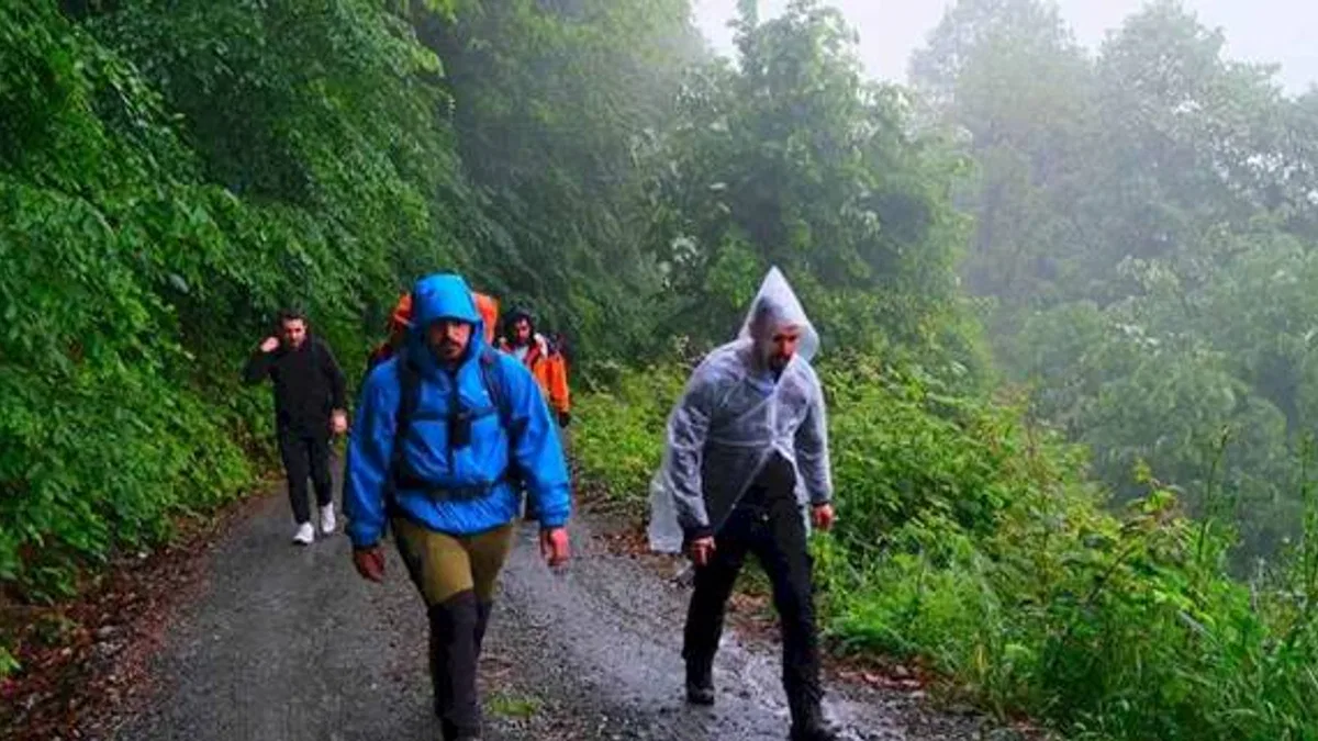 Yağmur eşliğinde cennet tabiatı keşfettiler!
