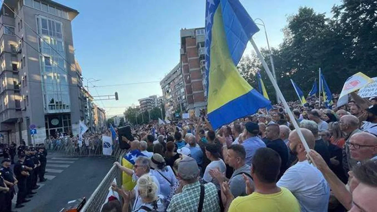 Bosna Hersek'te "dayatılmak" istenen seçim yasası ülkede krize yol açtı