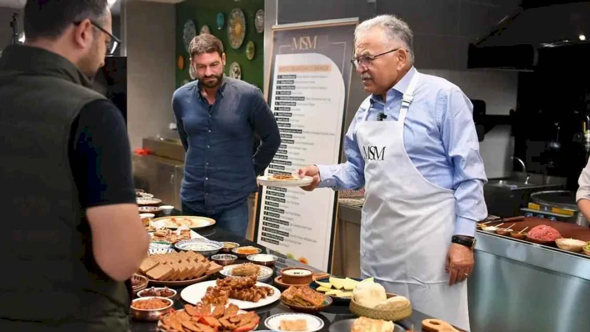 Memduh Büyükkılıç işin mutfağında!