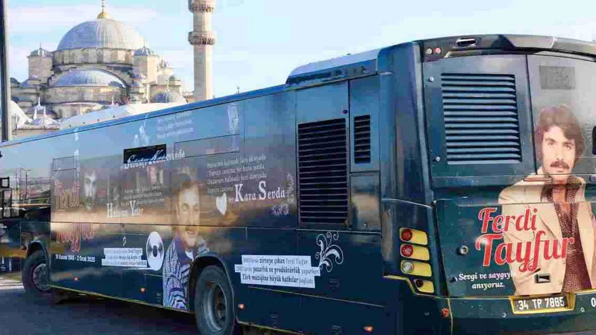 Ferdi Tayfur'a İstanbul tramvay ve otobüslerinde anma etkinliği