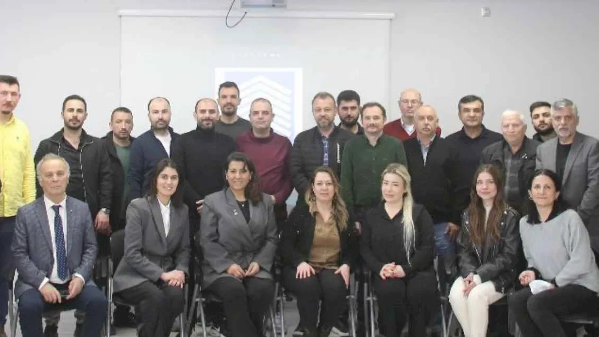 YDKBD Bursa Şubesi'nde Esra İnhanlı'ya güvenoyu