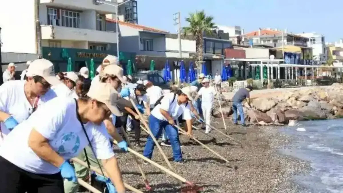 İzmir Güzelbahçe'de imece temizlik!