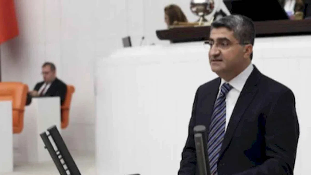 DEVA'lı Ekmen: Özel okullardaki fahiş artışlar durdurulmalı