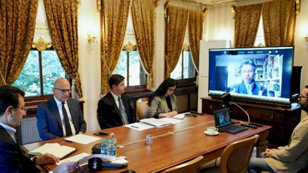 İstanbul'daki 'dayanışmacı belediyecilik'i dünyadaki mevkidaşlarına anlattı