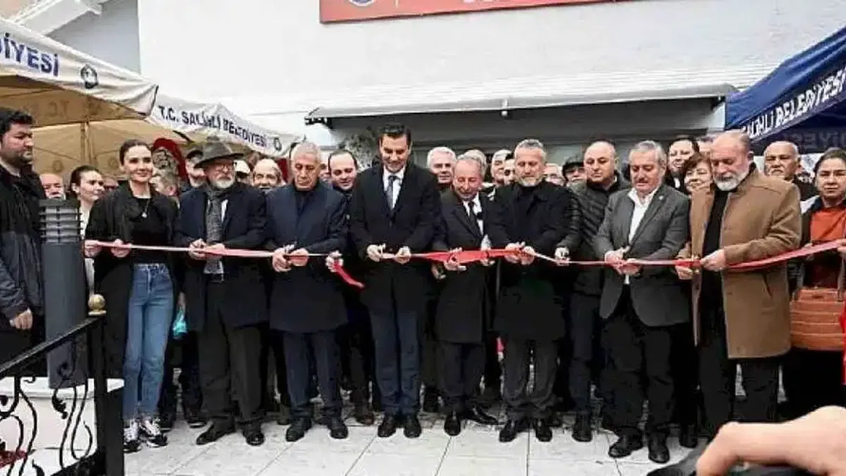 Salihli Belediyesi Ata Evi Emekliler Sosyal Tesisi Sağlık Mahallesi Fevzipaşa Caddesi No: 56'da Hizmete Açıldı