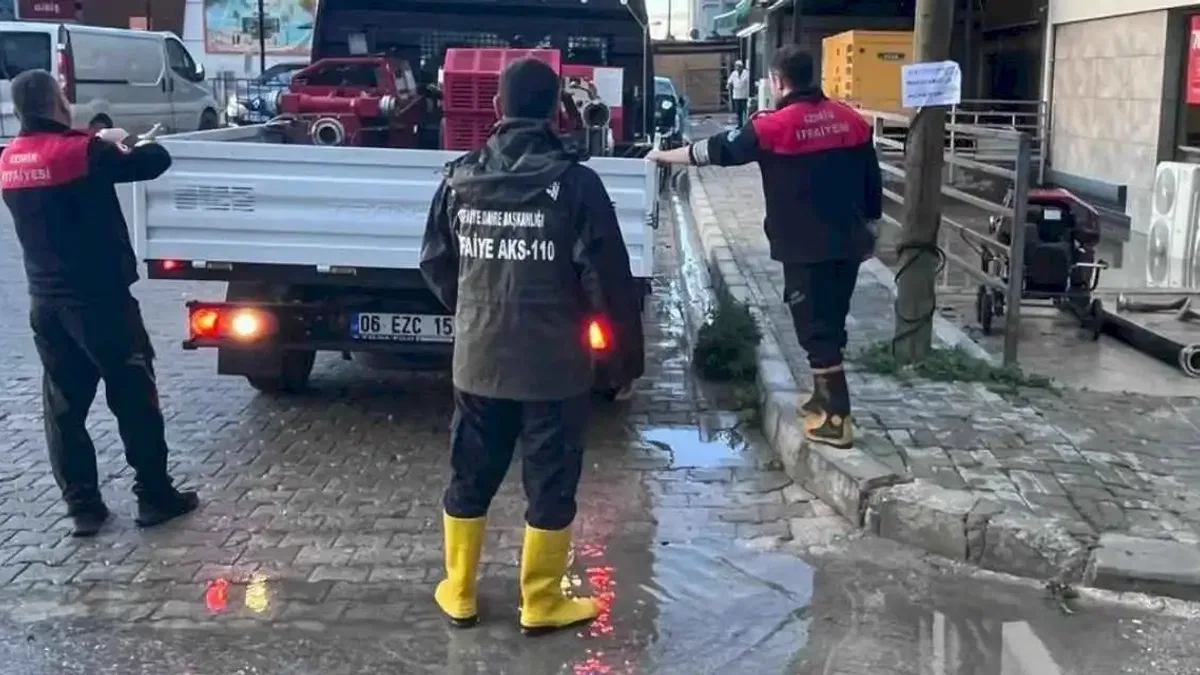 İzmir'de erken önlemler taşkını önledi
