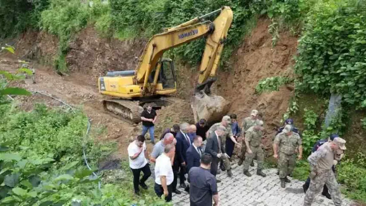Artvin Valisi Ergün, Gürcistan sınırındaki Kemalpaşa’da incelemelerde bulundu