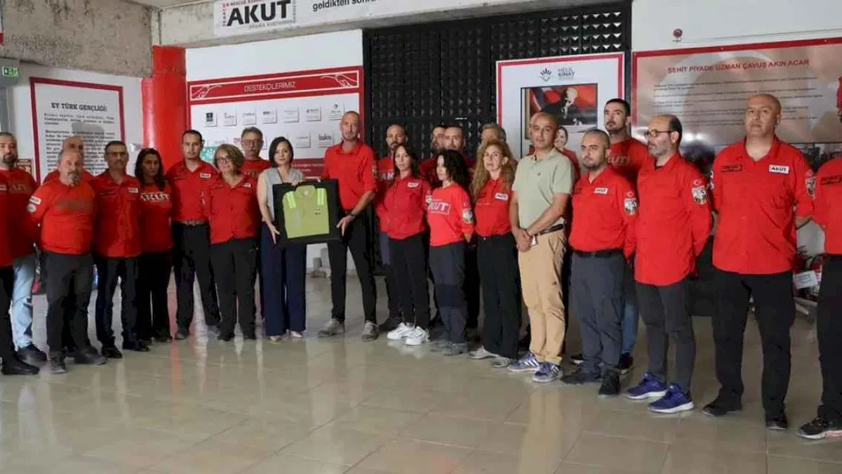 Başkan Kınay’dan AKUT İzmir ekibine taziye ziyareti