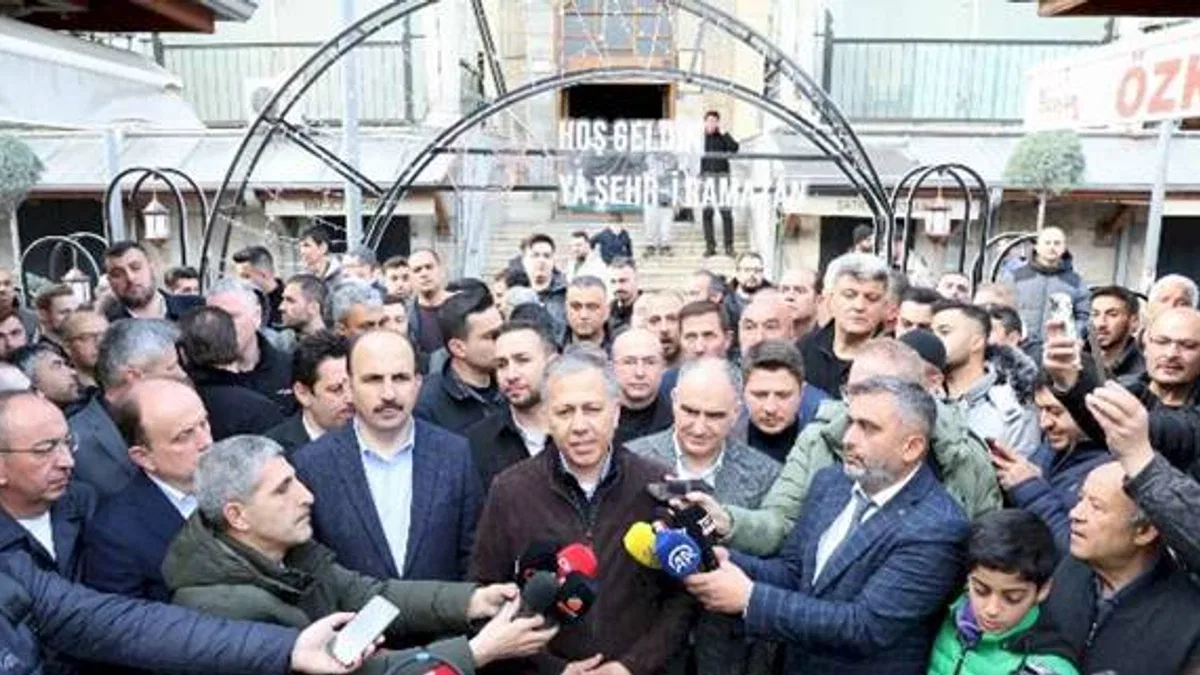 Bakan Yerlikaya bayramın ilk günü Konyalılarla buluştu