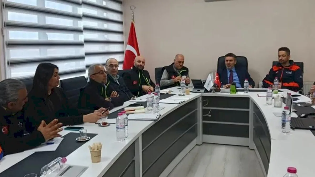 Kocaeli Büyükşehir personelini eğitimlerle güçlendiriyor