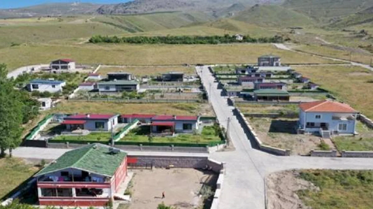Kayseri Hacılar'da yollara kilit parke