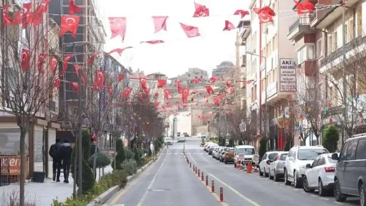 Nevşehir bayraklarla donatıldı