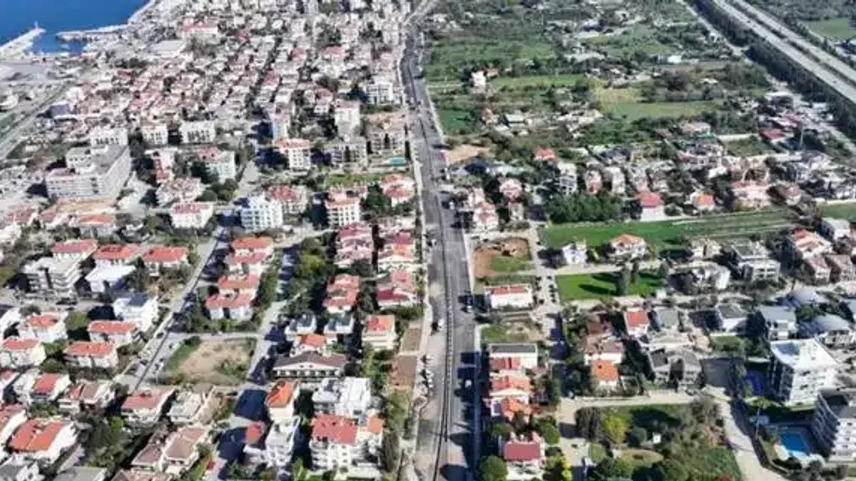 İzmir Güzelbahçe trafiğe yeni bulvarla gün sayıyor
