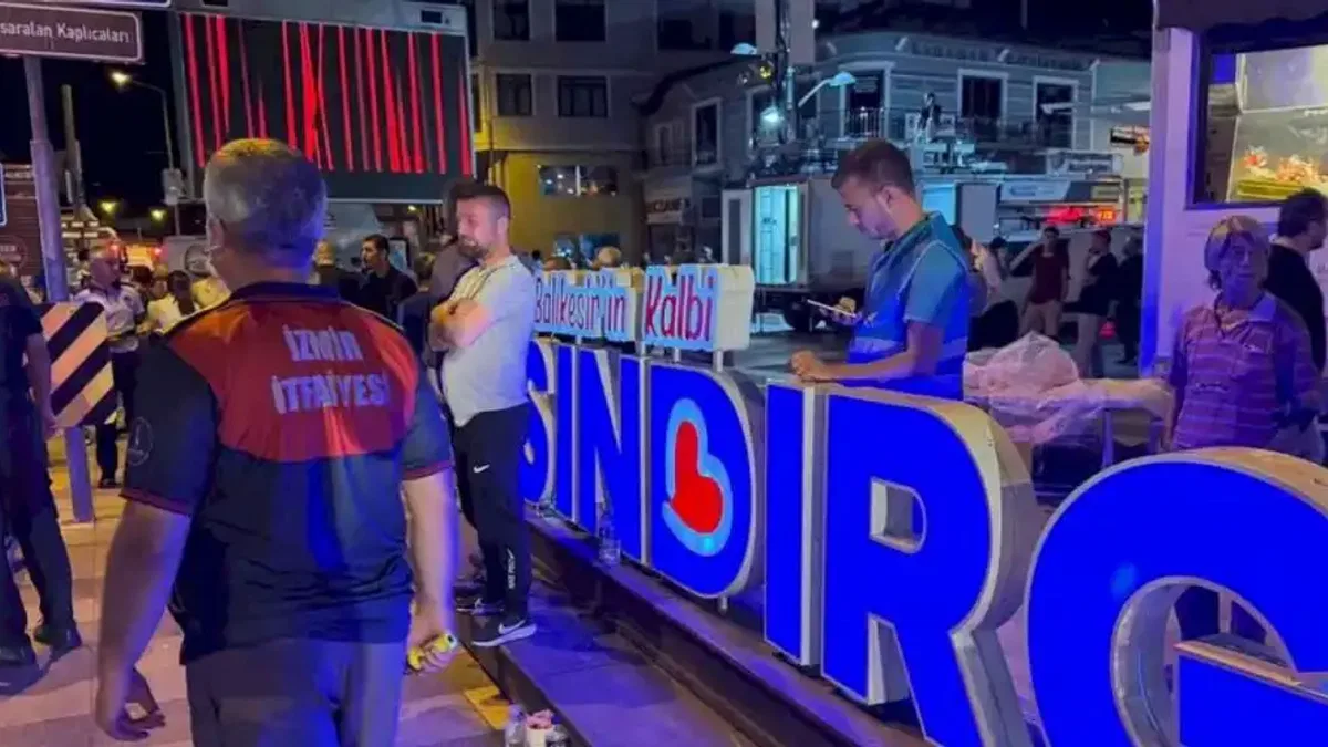 İzmir İtfaiyesi Balıkesir görevinde